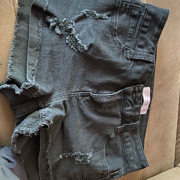 Shorts - Picture 11 of 12